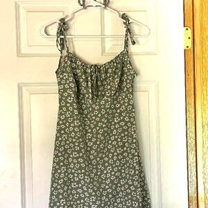 Shein Womens Green Floral Mini Summer Sundress Spaghetti Straps Teen Size S